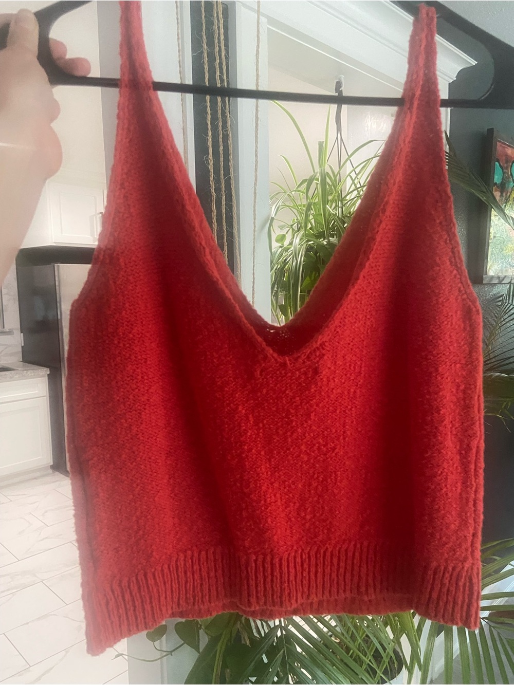 Zara Bright Red V-Neck Knit Tank - Picture 2 of 4